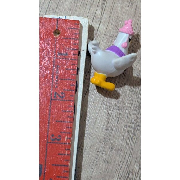 Paw Patrol Chickaletta Figure Mini Topers Beanie Scarf Bird PVC Topper Rescue - Picture 6 of 6